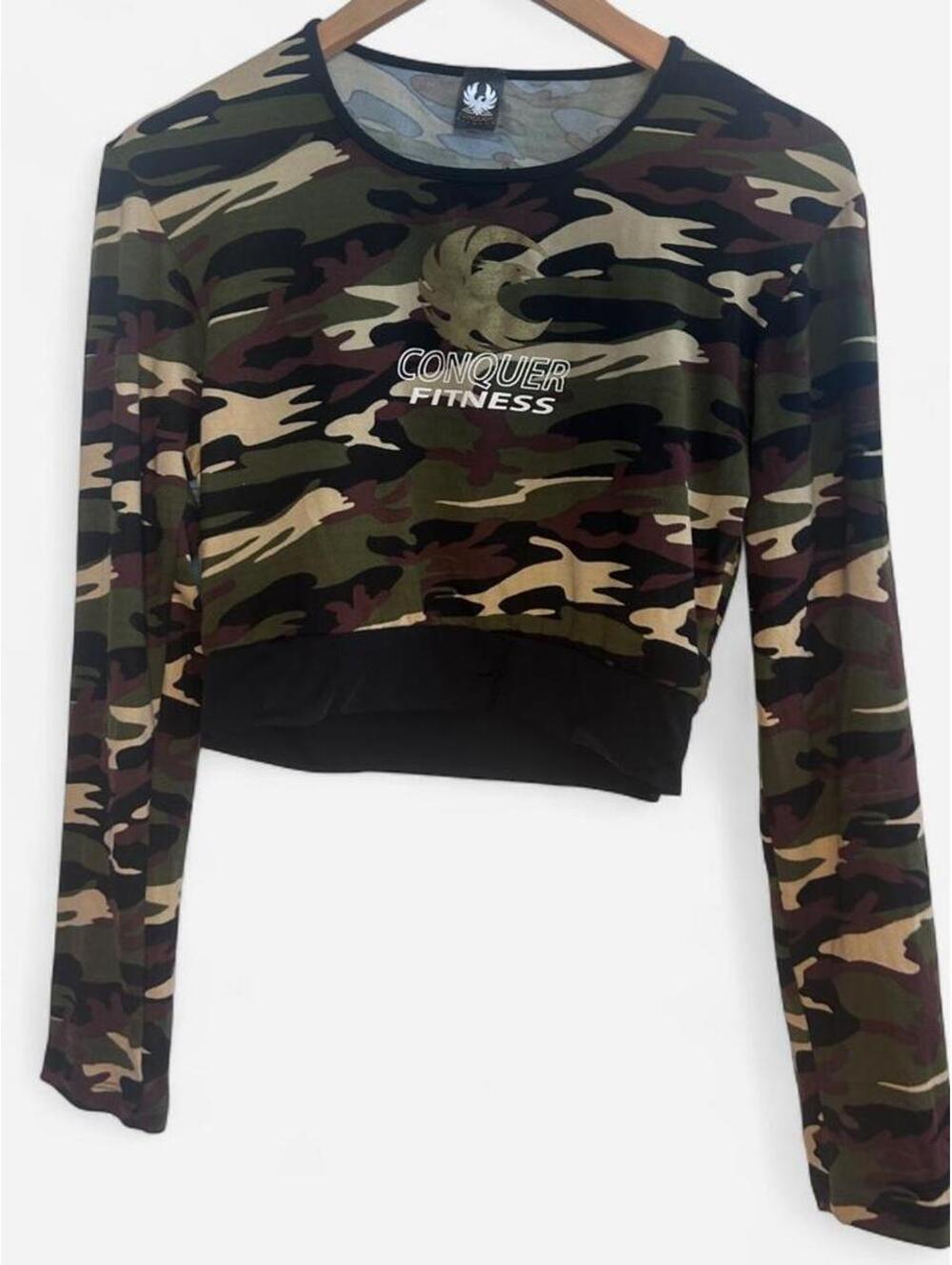 Conquer Fitness camo long sleeve crop top #fitness #activewear #y2k